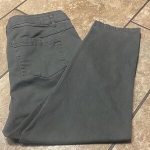 Democracy Abroad Technology Size 16 Olive Green Denim Capris